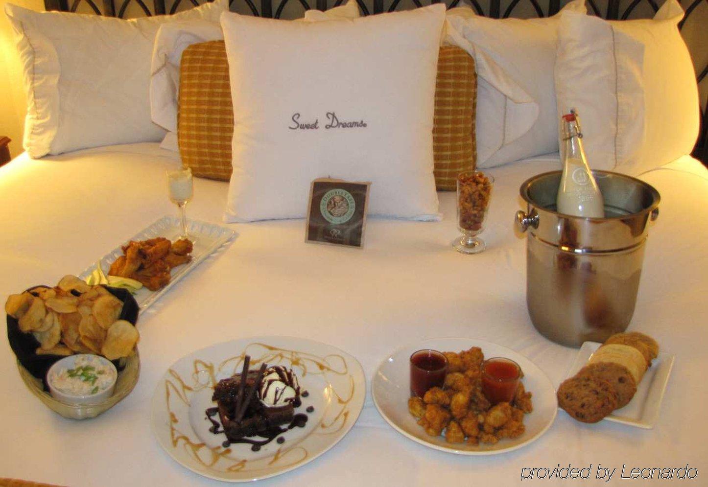 Doubletree By Hilton Atlanta Windy Hill Ballpark Smyrna Room photo