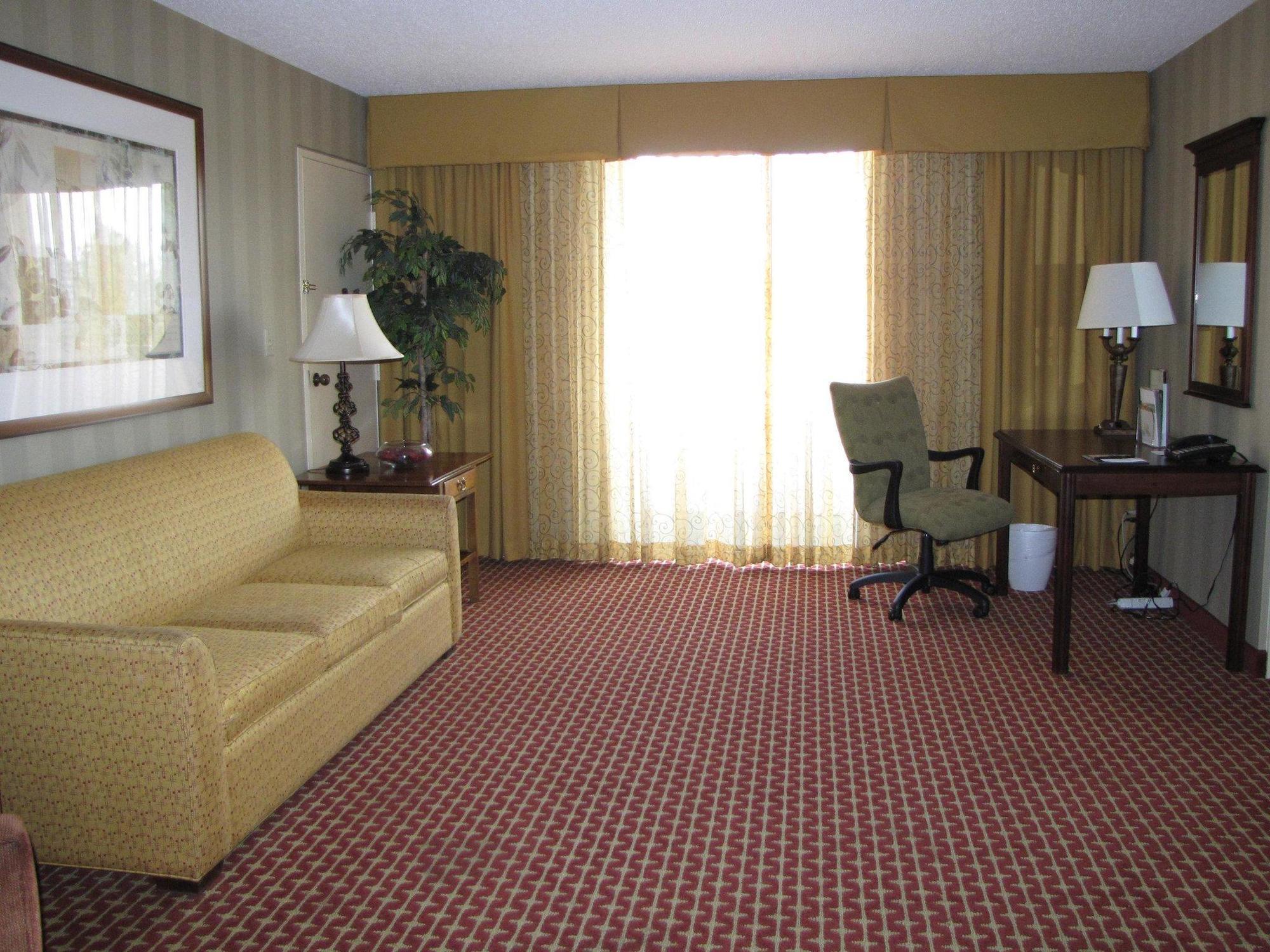 Doubletree By Hilton Atlanta Windy Hill Ballpark Smyrna Room photo